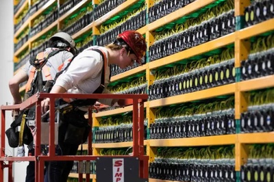 A well-structured mining farm showcasing energy-efficient practices
